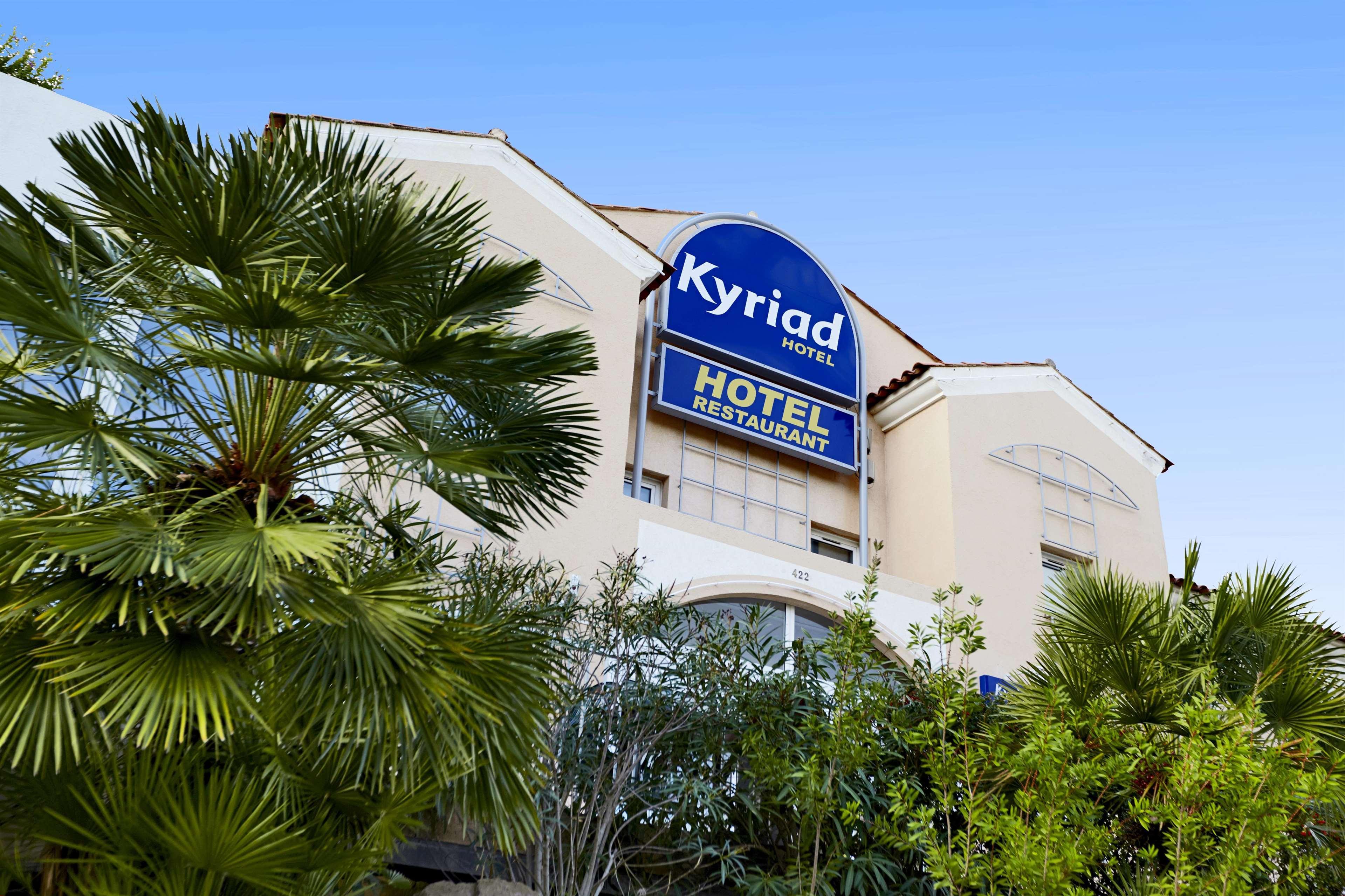 Hotel Restaurant Kyriad Fréjus Exterior foto