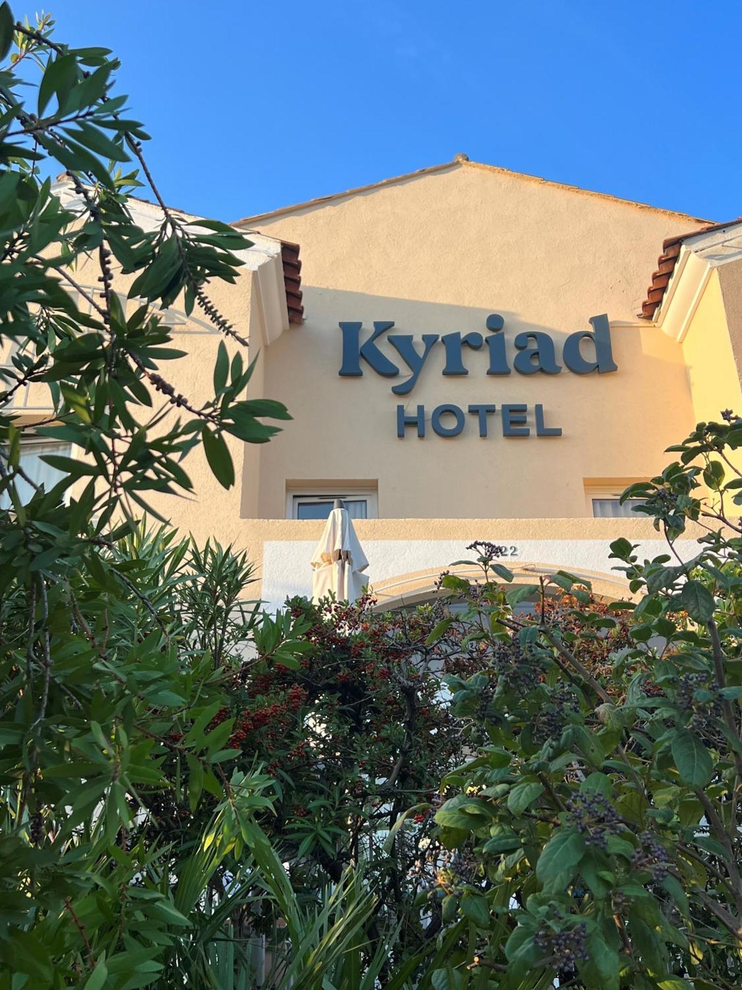 Hotel Restaurant Kyriad Fréjus Exterior foto